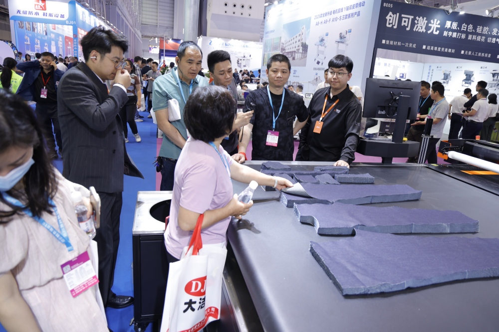 服装多层裁床 服装多层裁床